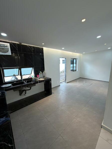 Taman Johor Jaya untuk Untuk Dijual - RM 600,000, Feb 2026 - Kitchen - PropertyGuru.com.my