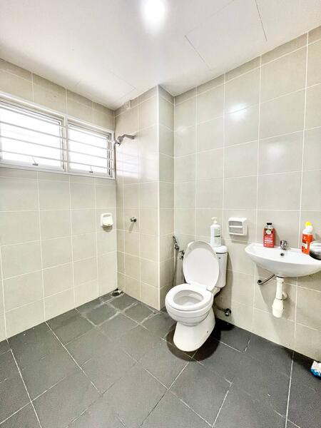 3-storey Terraced House for Sale in Bukit Rahman Putra (Sungai Buloh) - Muz Hafiz - Bathroom - PropertyGuru.com.my