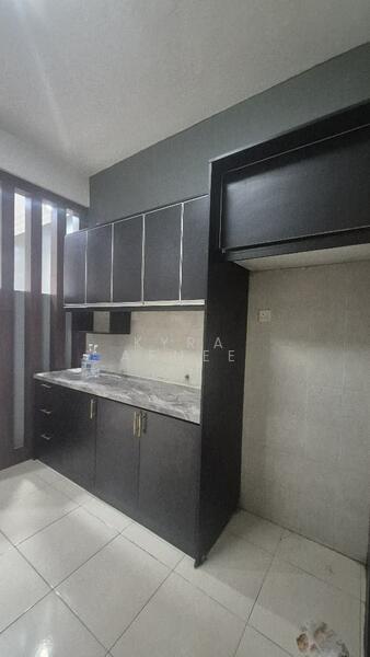 2.5-storey Terraced House for Sale in Kajang (Selangor) - Kyra Afnee - Kitchen - PropertyGuru.com.my