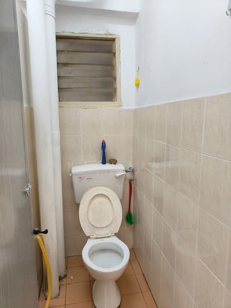 Puncak Desa Flat untuk Untuk Dijual - RM 130,000, Apr 2026 - Bathroom - PropertyGuru.com.my