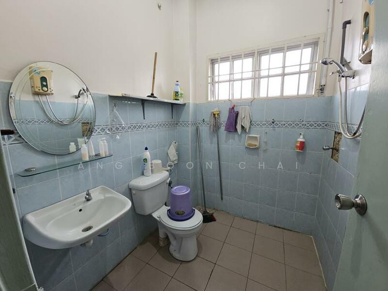 2-storey Terraced House for Sale in Bandar Putra (Kulai) - Ang Boon Chai - Bathroom - PropertyGuru.com.my