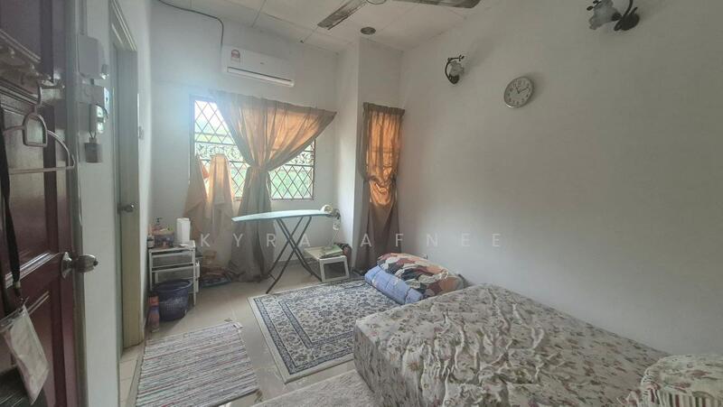 2-storey Terraced House for Sale in Bandar Baru Bangi (Selangor) - Kyra Afnee - Bedroom - PropertyGuru.com.my