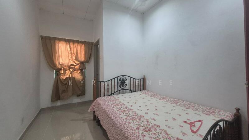 2-storey Terraced House for Sale in Bandar Baru Bangi (Selangor) - Kyra Afnee - Bedroom - PropertyGuru.com.my