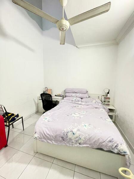 1.5-storey Terraced House for Sale in Taman Sutera (Johor Bahru) - Ester Wong - Bedroom - PropertyGuru.com.my
