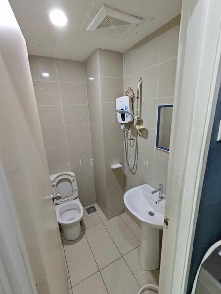 Service Residence for Rent at The Scott Garden SOHO - Jie Hoh - Bathroom - PropertyGuru.com.my
