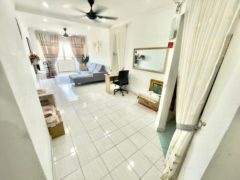 Service Residence for Sale at Serdang Skyvillas (Serdang Perdana) - Muz Hafiz - Living Room - PropertyGuru.com.my