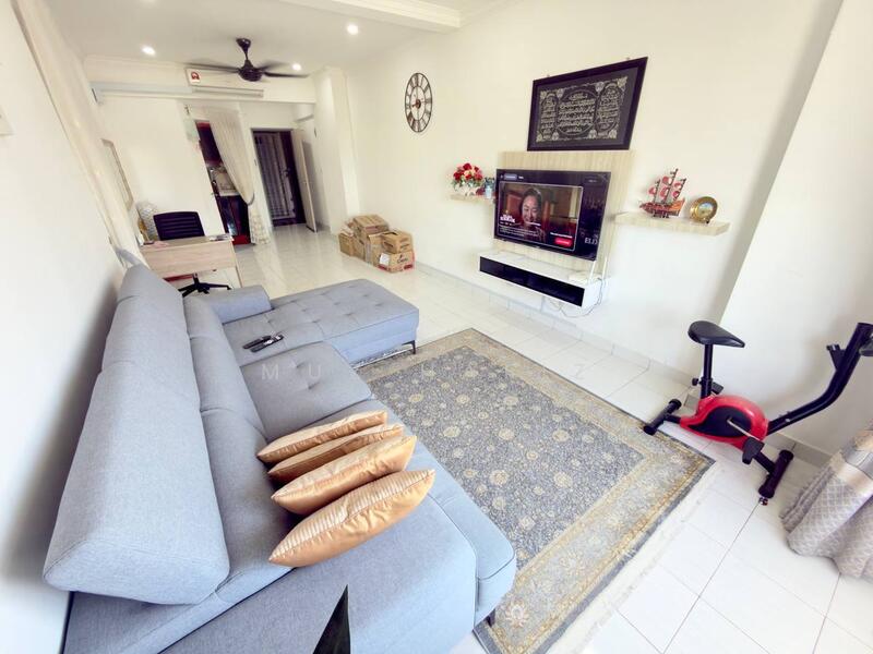 Service Residence for Sale at Serdang Skyvillas (Serdang Perdana) - Muz Hafiz - Living Room - PropertyGuru.com.my
