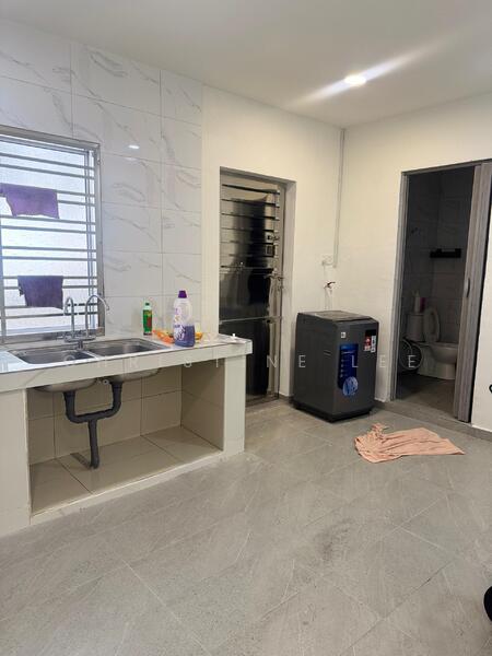 Taman Desa Jaya Johor Bahru untuk Untuk Disewa - RM 650,000 /bulan, Mac 2026 - Kitchen - PropertyGuru.com.my