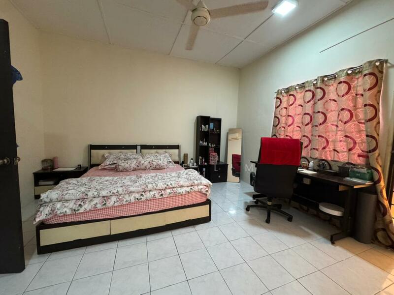2-storey Terraced House for Sale in Sungai Long (Bandar Sungai Long) - Jake Lim - Bedroom - PropertyGuru.com.my