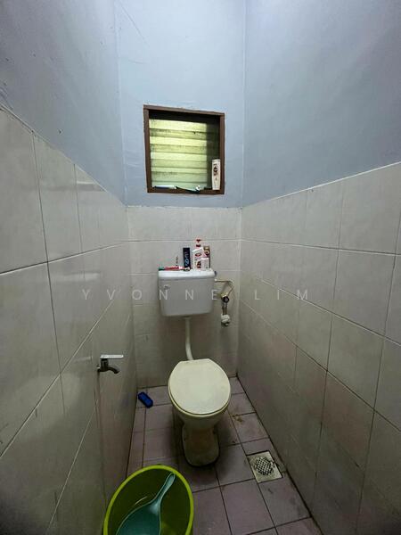 Flat for Sale at Rumah Pangsa Jasmine - Yvonne Lim - Bathroom - PropertyGuru.com.my