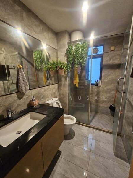 Service Residence for Sale at R&F Princess Cove Phase 1 - Yusri Yusak - Bathroom - PropertyGuru.com.my