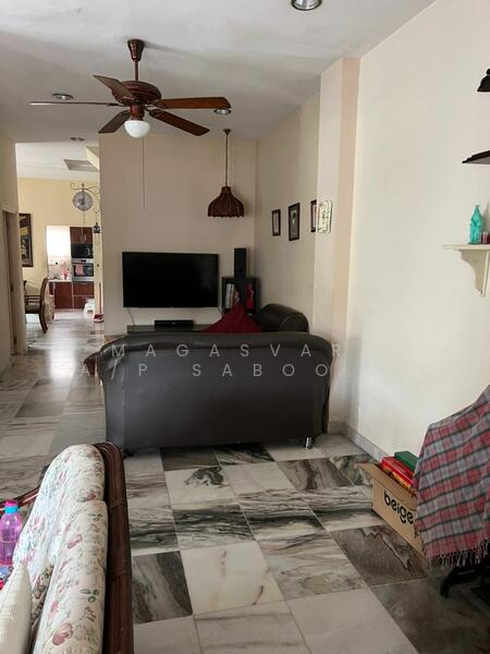 1.5-storey Terraced House for Sale in Seksyen 4 (Petaling Jaya) - Magasvari A/P Saboo Basnayake - Living Room - PropertyGuru.com.my