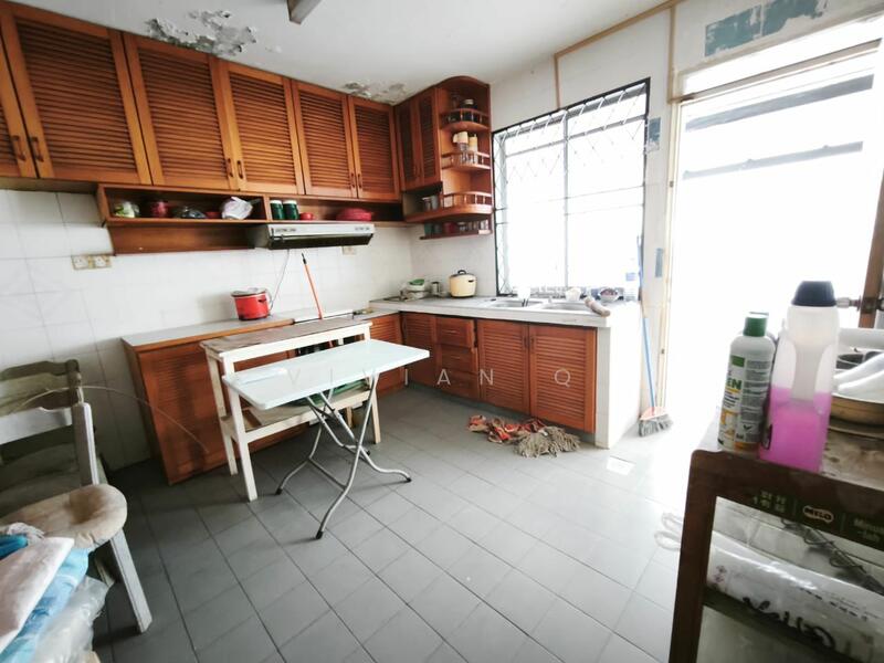 Semi-Detached House for Rent in Taman Pelangi (Johor Bahru) - Vivian Q - Kitchen - PropertyGuru.com.my