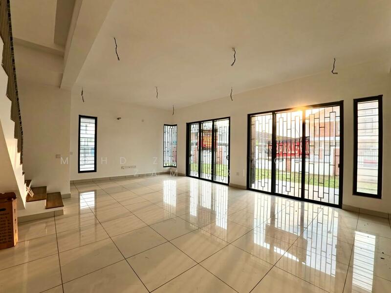 Rumah Teres 2 Tingkat untuk Dijual di Elmina (Shah Alam) - Mohd Zakri Mohd Zamberi - Living Room - PropertyGuru.com.my