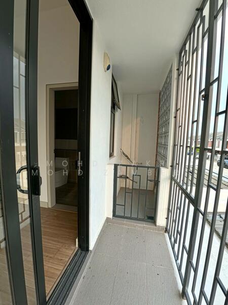 Rumah Teres 2 Tingkat untuk Dijual di Elmina (Shah Alam) - Mohd Zakri Mohd Zamberi - Balcony - PropertyGuru.com.my