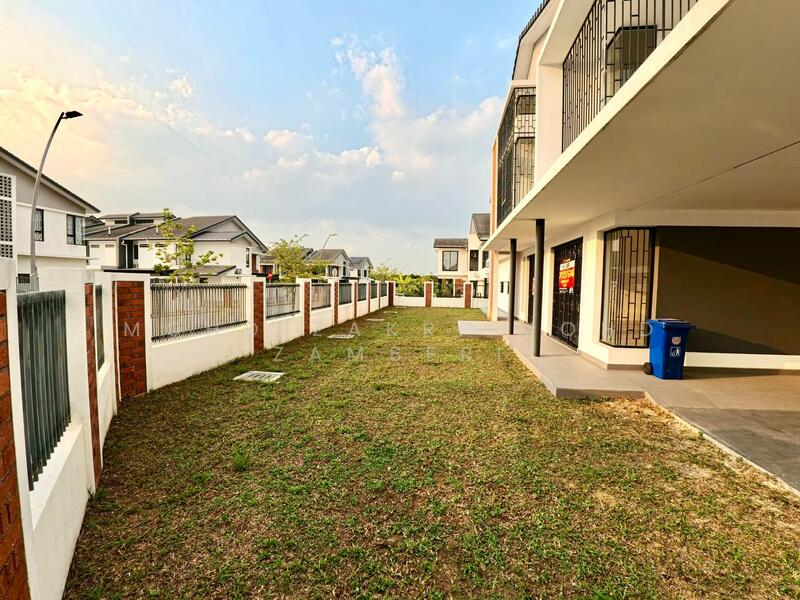 Rumah Teres 2 Tingkat untuk Dijual di Elmina (Shah Alam) - Mohd Zakri Mohd Zamberi - Exterior - PropertyGuru.com.my