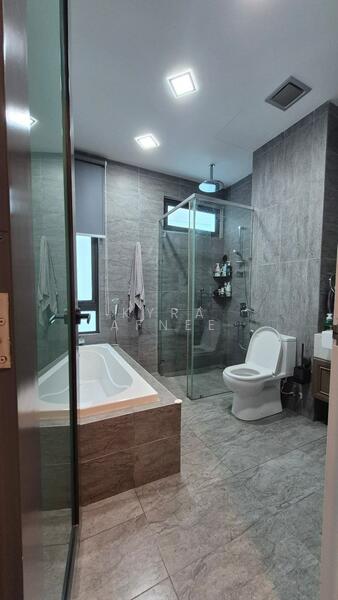 MURRAYA PRESINT 12, CORNER LOT, FACING LAKE untuk Untuk Dijual - RM 1,400,000, Mac 2026 - Bathroom - PropertyGuru.com.my