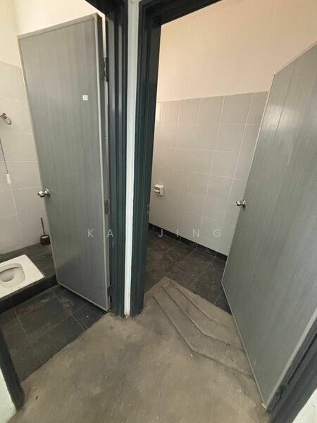 Factory for Rent in Ulu Tiram (Johor) - Kai Jing - Bathroom - PropertyGuru.com.my