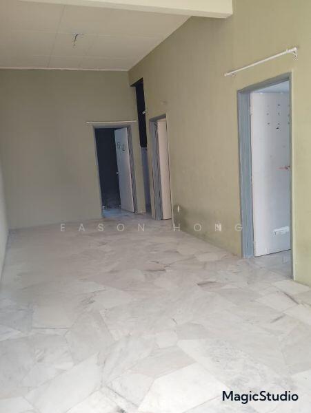 1-storey Terraced House for Sale in Bandar Baru Puncak Alam (Puncak Alam) - Eason Hong - Interior - PropertyGuru.com.my