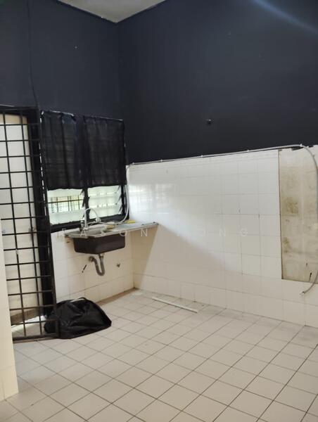 1-storey Terraced House for Sale in Bandar Baru Puncak Alam (Puncak Alam) - Eason Hong - Kitchen - PropertyGuru.com.my