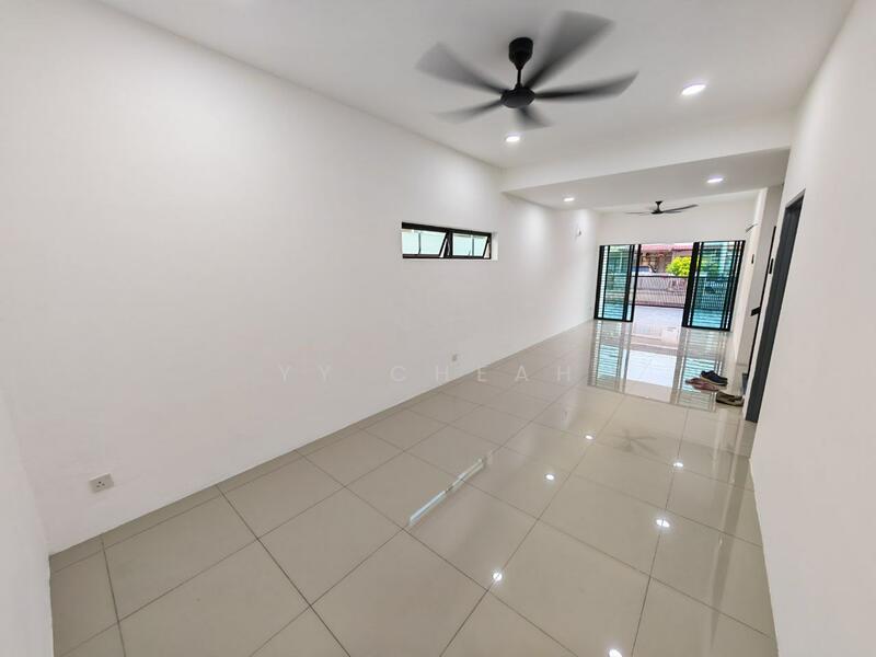 2-storey Terraced House for Sale in Taman Pasir Puteh (Ipoh) - YY Cheah - Living Room - PropertyGuru.com.my