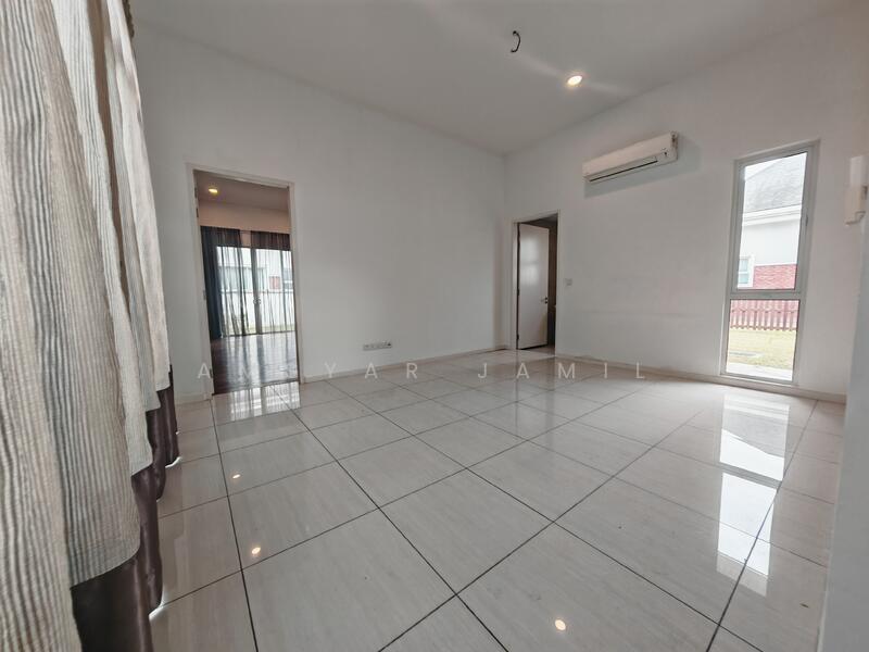Bungalow for Sale in Setia Eco Park (Setia Alam) - Amsyar Jamil - Living Room - PropertyGuru.com.my