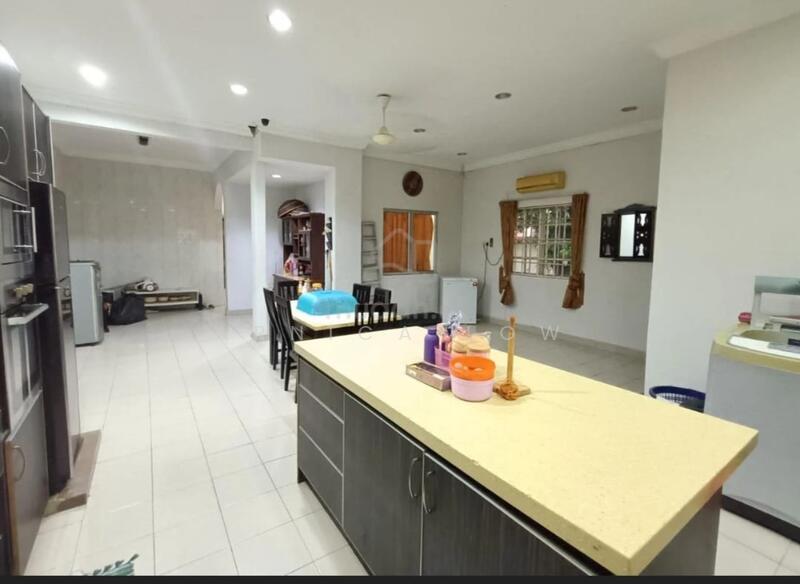 Terraced House for Sale in Bandar Putra Permai (Seri Kembangan) - Arnica Low - Kitchen - PropertyGuru.com.my