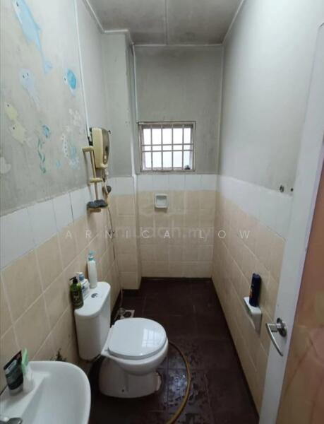 Terraced House for Sale in Bandar Putra Permai (Seri Kembangan) - Arnica Low - Bathroom - PropertyGuru.com.my