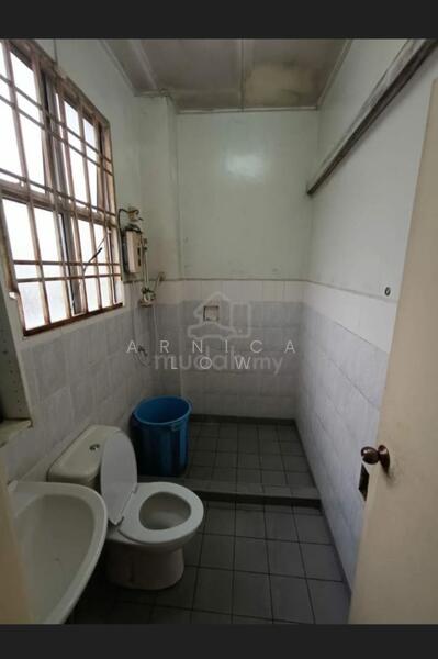 Terraced House for Sale in Bandar Putra Permai (Seri Kembangan) - Arnica Low - Bathroom - PropertyGuru.com.my
