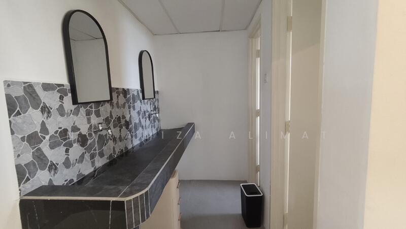 Shop / Office for Rent in Taman Mount Austin (Tebrau) - Noraliza Alimat - Bathroom - PropertyGuru.com.my