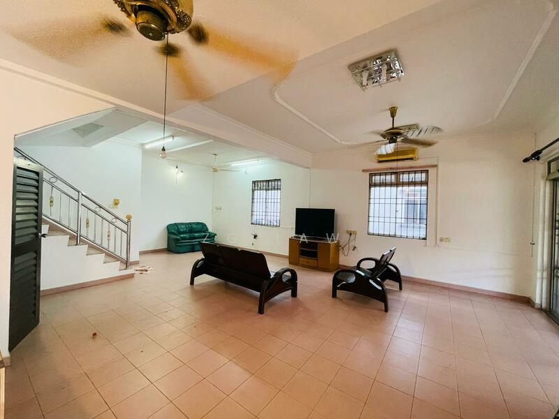 Taman Flora untuk Untuk Dijual - RM 595,000, Mac 2026 - Living Room - PropertyGuru.com.my