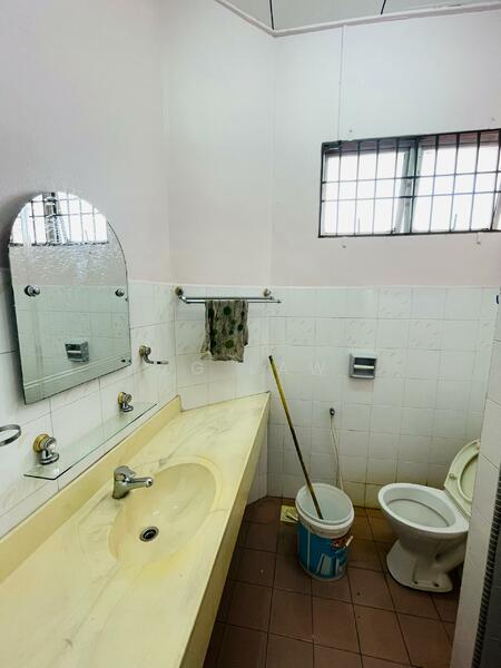 Taman Flora untuk Untuk Dijual - RM 595,000, Mac 2026 - Bathroom - PropertyGuru.com.my