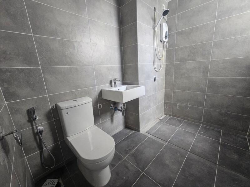 Servis Apartment untuk Disewa di Serviced Residence @ The Louvre @ Country Heights - JUMIDAH (JUE) - Bathroom - PropertyGuru.com.my
