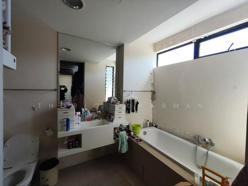 3-storey Terraced House for Sale in 20 Trees (Melawati) - Thoriq Suparman - Bathroom - PropertyGuru.com.my