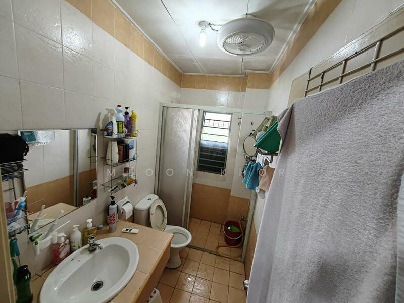2-storey Terraced House for Sale in Bukit Jelutong (Shah Alam) - Meoon Khor - Bathroom - PropertyGuru.com.my