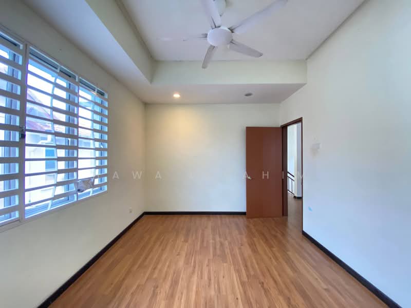 Semi-Detached House for Sale in Bandar Seri Putra (Bangi) - Hawa Ibrahim - Interior - PropertyGuru.com.my
