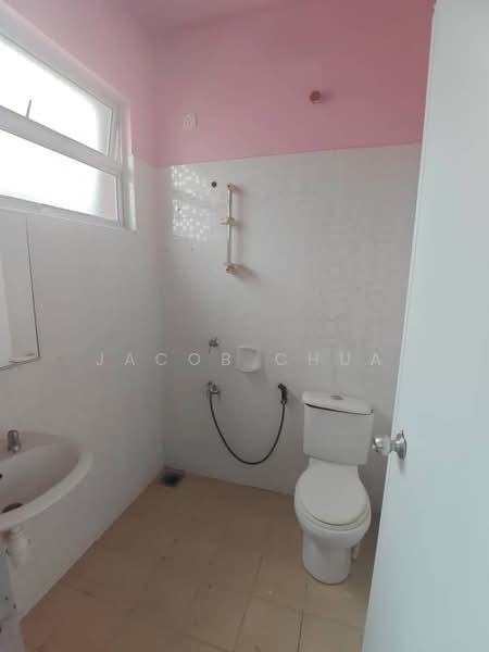 2-storey Terraced House for Sale in Taman Mutiara Rini (Skudai) - Jacob Chua - Bathroom - PropertyGuru.com.my