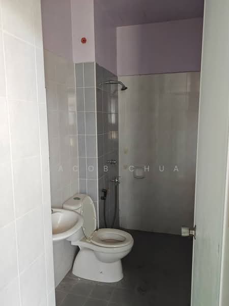 2-storey Terraced House for Sale in Taman Mutiara Rini (Skudai) - Jacob Chua - Bathroom - PropertyGuru.com.my