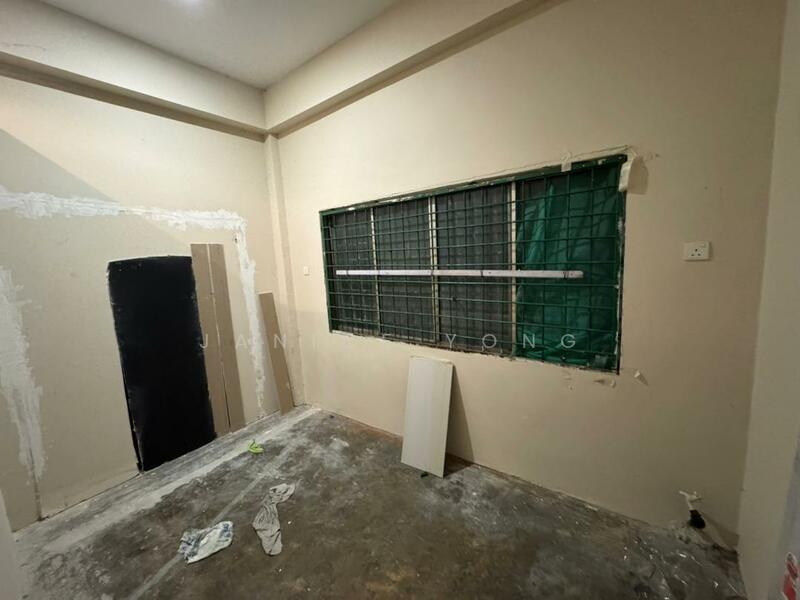 Shop for Rent in Taman Ungku Tun Aminah (Skudai) - Janice Yong - Interior - PropertyGuru.com.my