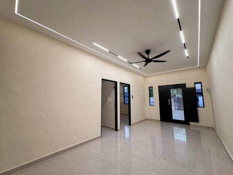 1-storey Terraced House for Sale in Tebrau (Johor) - Meng . - Living Room - PropertyGuru.com.my