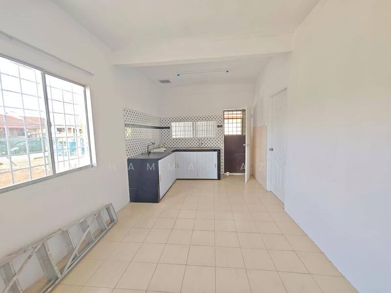 Terraced House for Sale in Perkampungan Indera Sempurna (Penor) - Mohammad Azizi - Kitchen - PropertyGuru.com.my