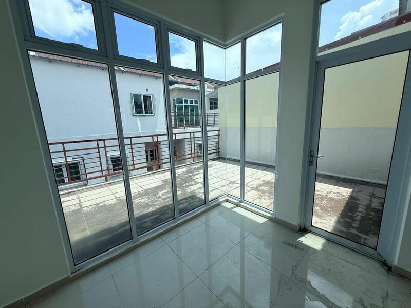 Mont Tierra Residence 3 Storey Terrace Sungai Ara untuk Untuk Dijual - RM 890,000, Feb 2026 - Balcony - PropertyGuru.com.my