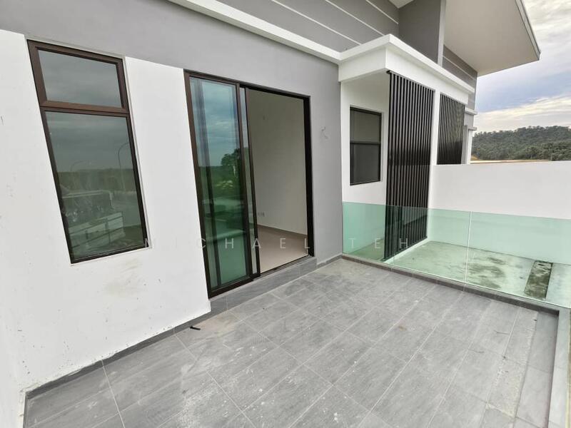 Taman Bestari Indah untuk Untuk Disewa - RM 2,000 /bulan, Feb 2026 - Balcony - PropertyGuru.com.my