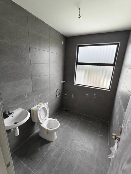 Taman Bestari Indah untuk Untuk Disewa - RM 2,000 /bulan, Feb 2026 - Bathroom - PropertyGuru.com.my