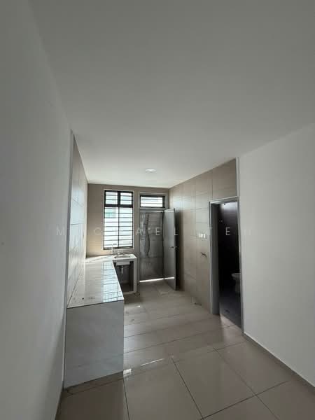 Taman Bestari Indah untuk Untuk Disewa - RM 2,000 /bulan, Apr 2026 - Kitchen - PropertyGuru.com.my