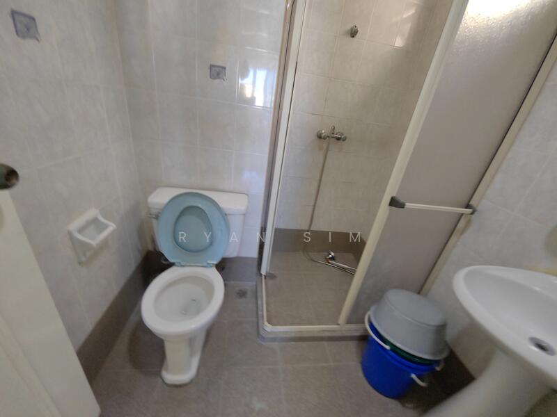 Condominium for Rent at Gold Coast Resort Condominium - Ryan Sim - Bathroom - PropertyGuru.com.my
