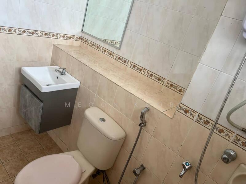 Terraced House for Sale in Taman Pinggiran Usj (Subang Jaya) - Meoon Khor - Bathroom - PropertyGuru.com.my