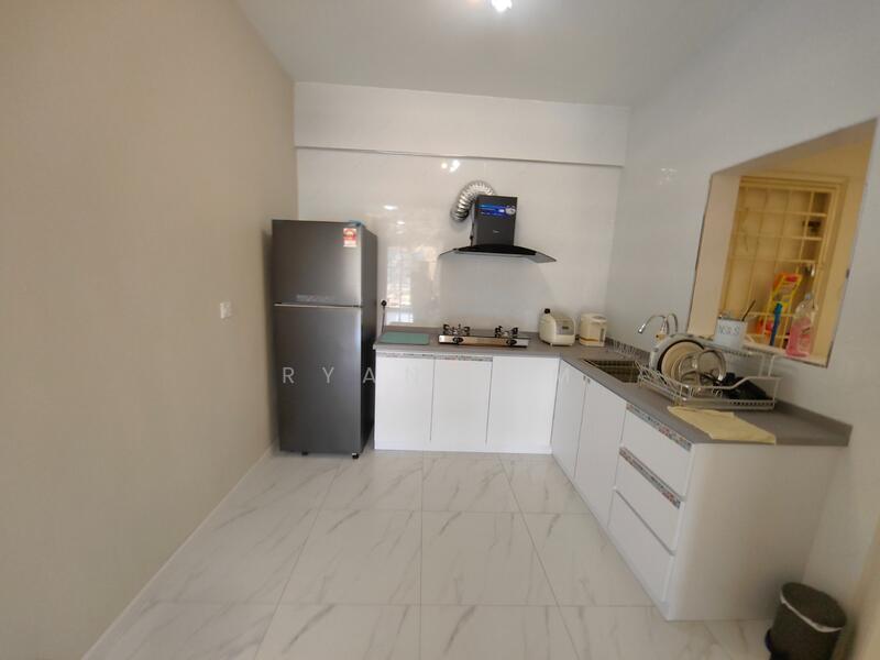 Condominium for Sale at Gold Coast Resort Condominium - Ryan Sim - Kitchen - PropertyGuru.com.my