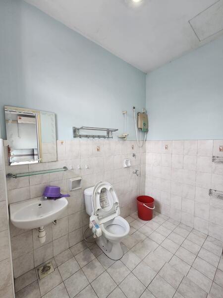 Taman Austin Perdana untuk Untuk Disewa - RM 2,500 /bulan, Feb 2026 - Bathroom - PropertyGuru.com.my