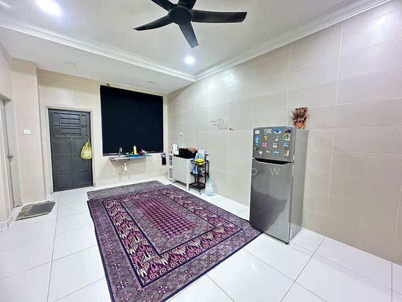 Cluster House for Sale in Nusantara Prima (Gelang Patah) - Serene Low - Kitchen - PropertyGuru.com.my